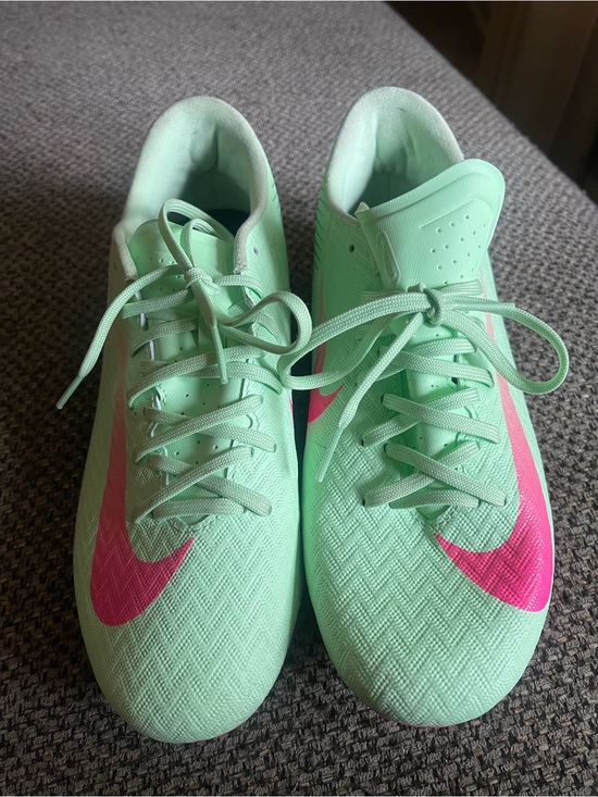 Nike Shoes - Nike Mint Green & Pink Womens Soccer Cleats